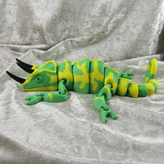 3D Printed Horned Chameleon | 290 mm Reptile Figurine | Realistic Lizard Model