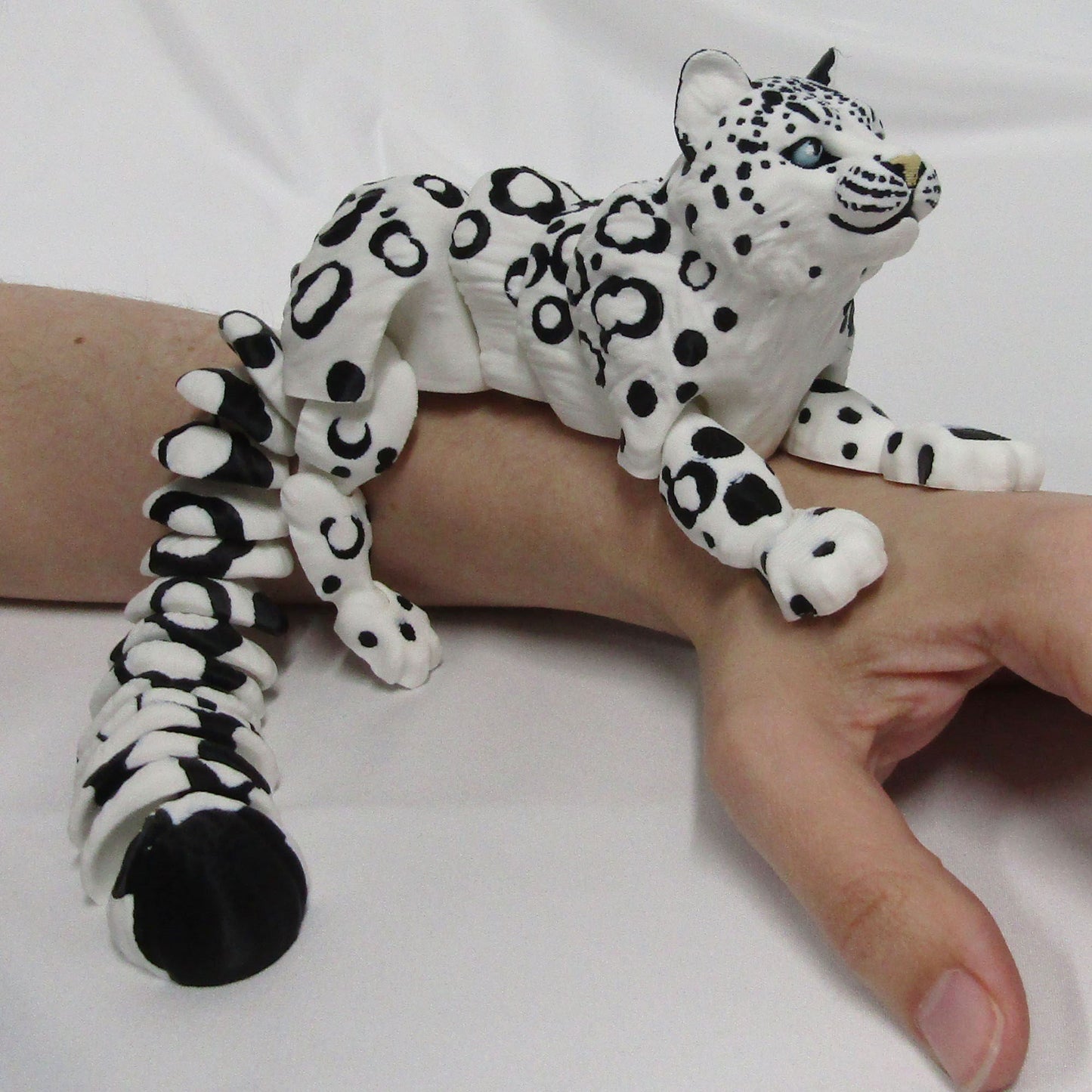 Articulated Posable Snow Leopard 3D Fidget Toy Desk Decoration Select Size