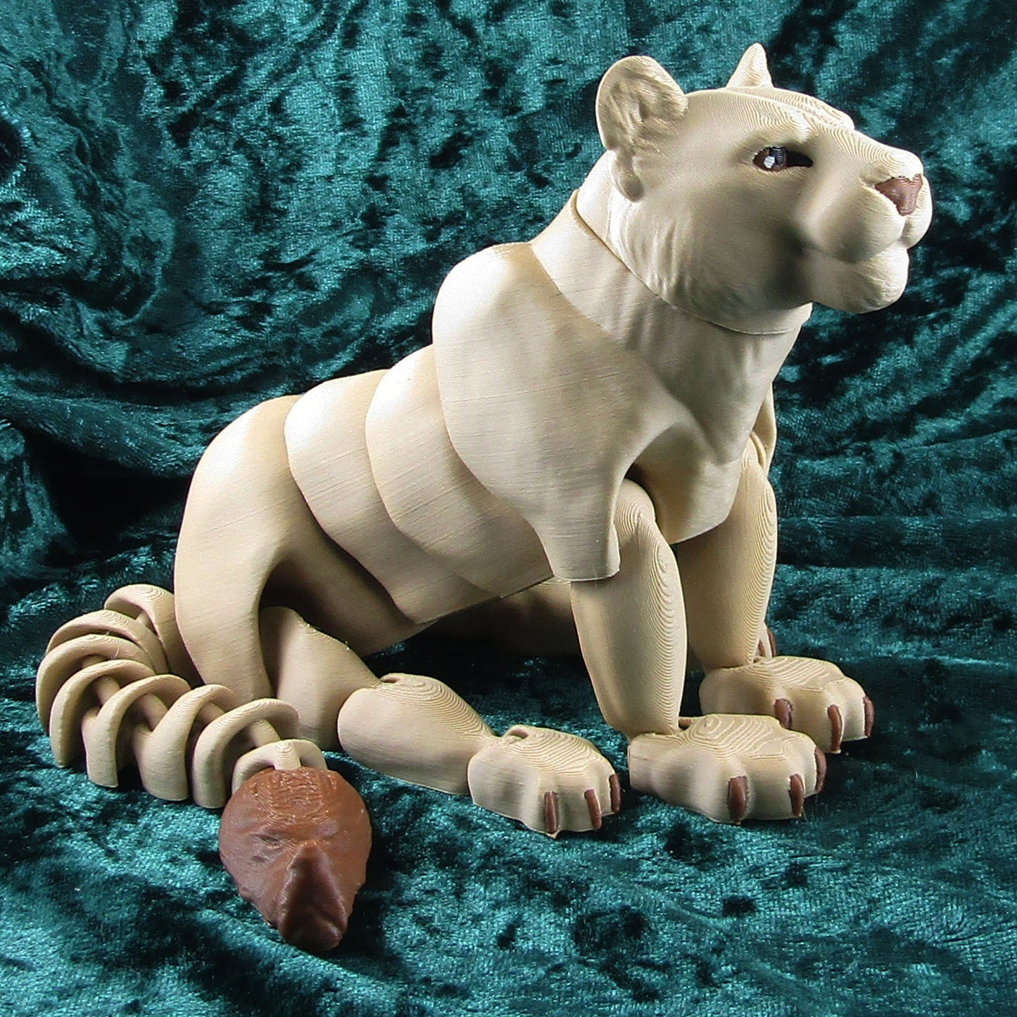 Articulated Posable Lioness Big Cat 3D Fidget Toy Desk Decoration Pick Size