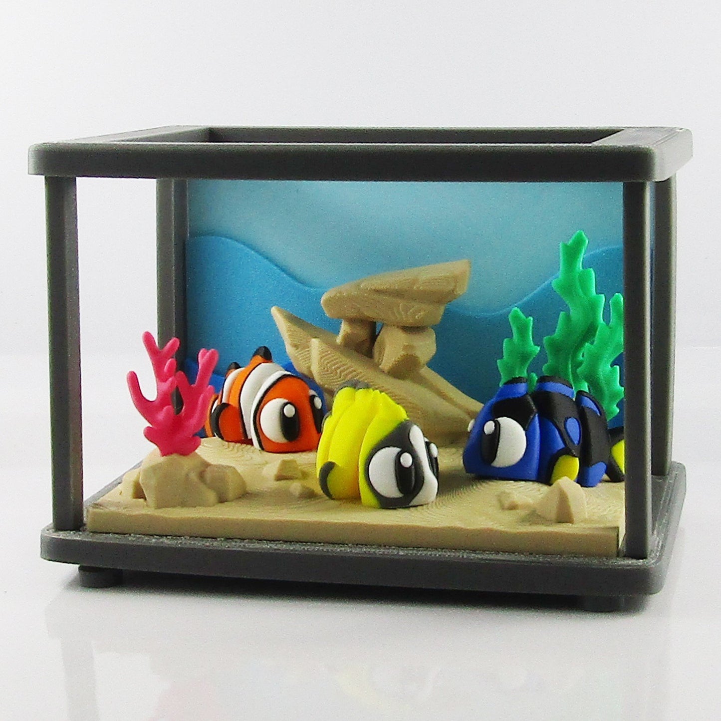 Mini Fishtank Playset – Cute Collectible Tank with Fish or Killer Whales